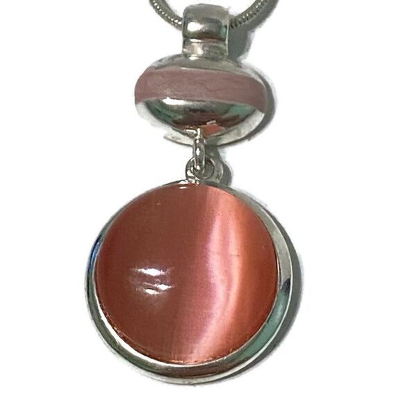 Kenneth Cole Necklace 16" Pink Glass Pendant Signed Feminine Barbiecore Coquette - Picture 1 of 5